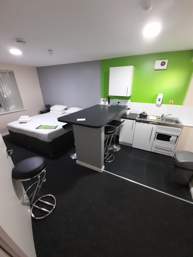 Lymedale Suites Studios & Aparthotel In Newcastle Under Lyme & Stoke المظهر الخارجي الصورة