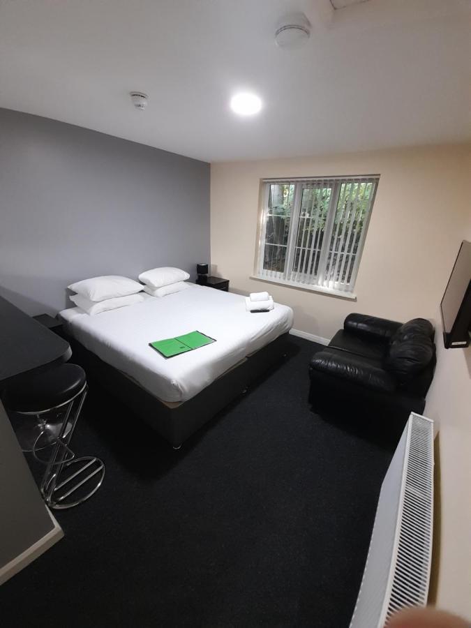 Lymedale Suites Studios & Aparthotel In Newcastle Under Lyme & Stoke المظهر الخارجي الصورة