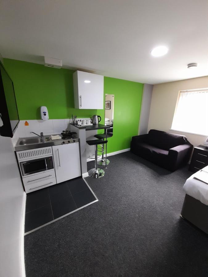 Lymedale Suites Studios & Aparthotel In Newcastle Under Lyme & Stoke المظهر الخارجي الصورة