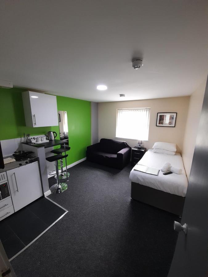 Lymedale Suites Studios & Aparthotel In Newcastle Under Lyme & Stoke المظهر الخارجي الصورة